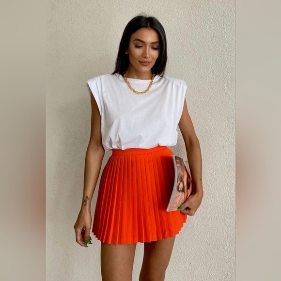 Maya Lee Pants - NWT Maya Lee Orange skort size Large